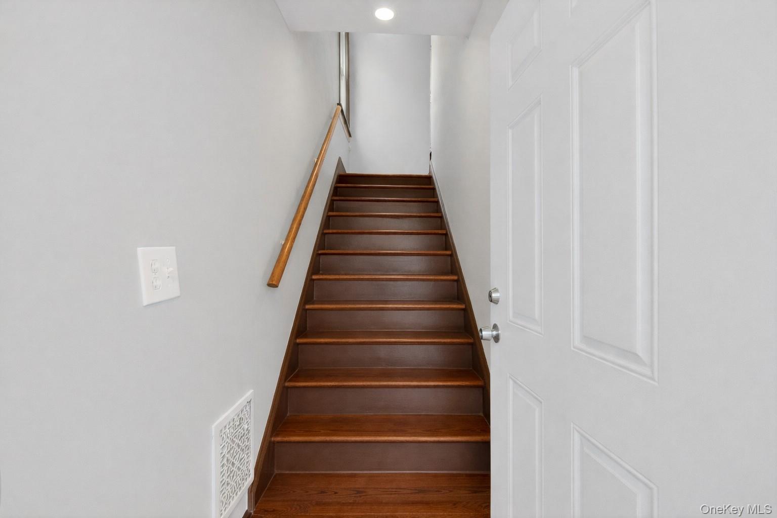 148 Winnikee Avenue # 2, Poughkeepsie, NY 12601