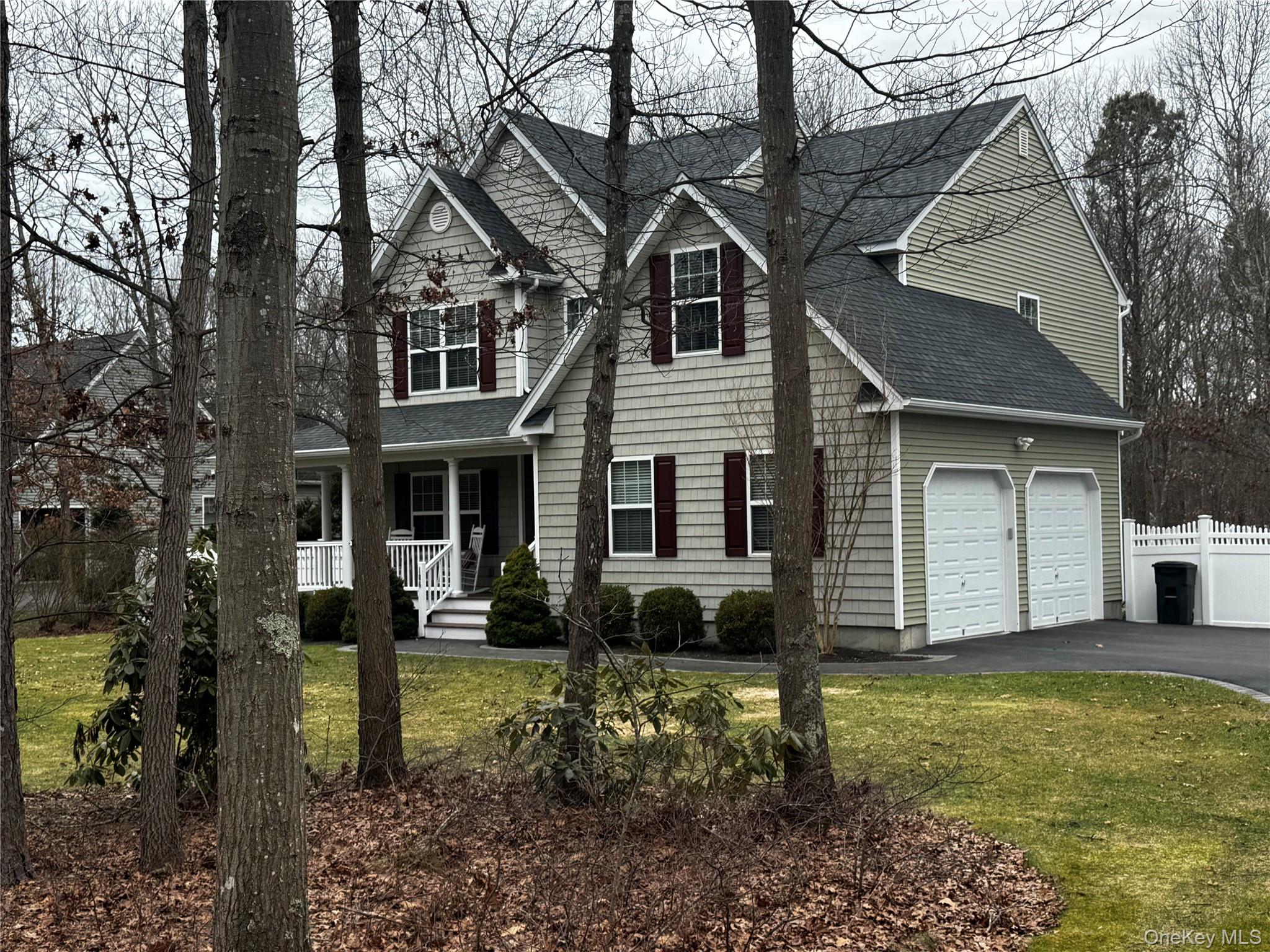 186 Bernstein Boulevard, Center Moriches, NY 11934