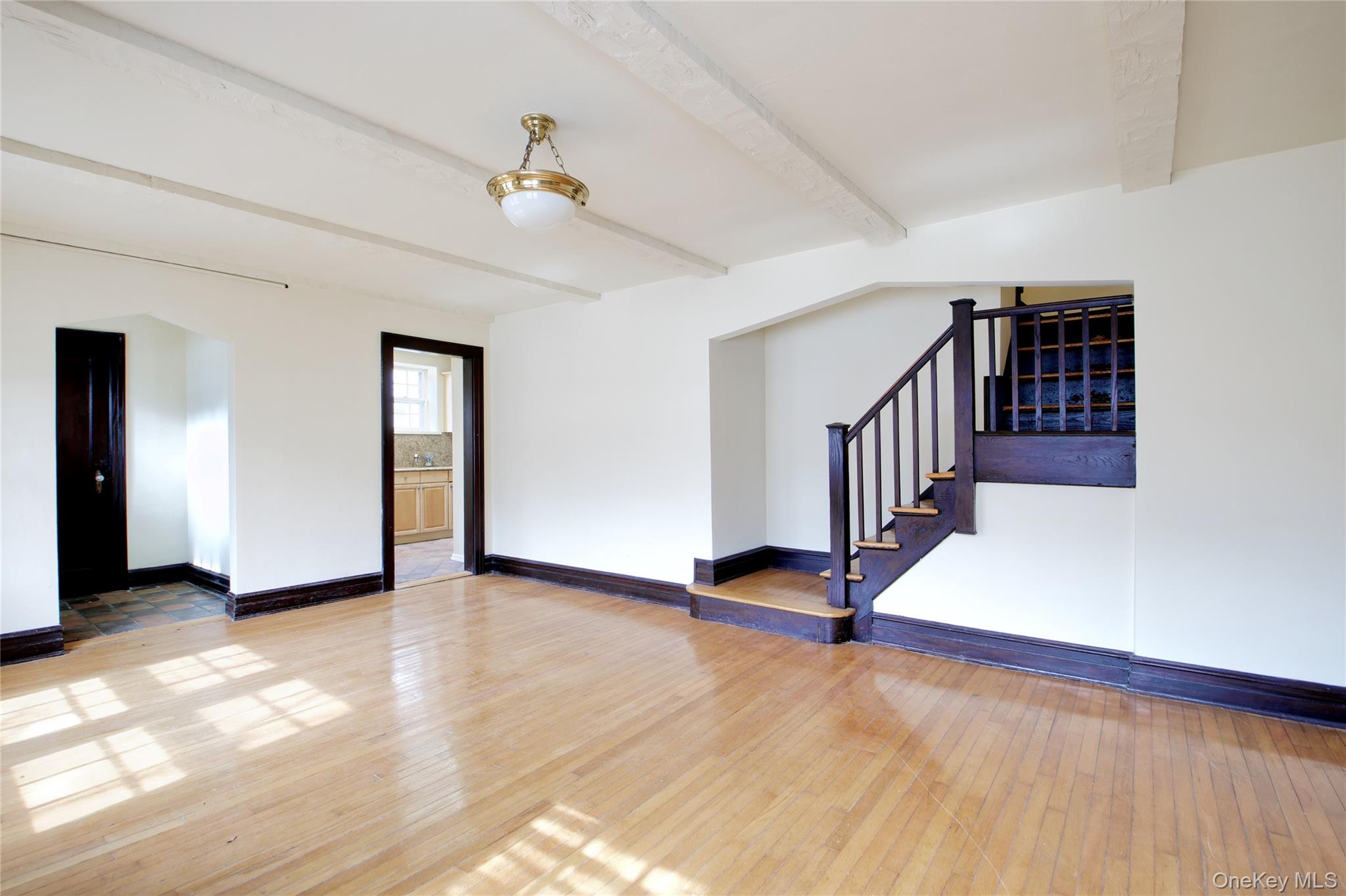 1613 Northern Boulevard, Roslyn, NY 11576