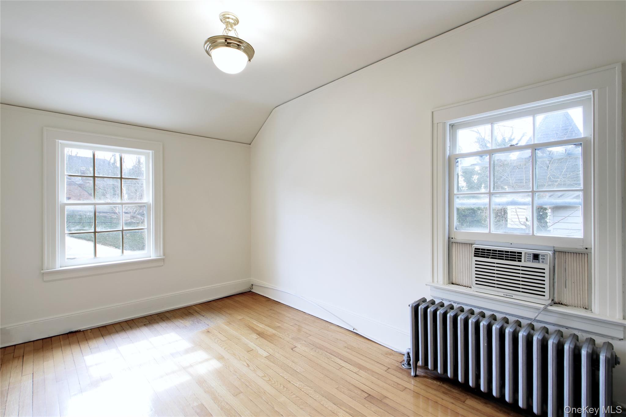 1613 Northern Boulevard, Roslyn, NY 11576