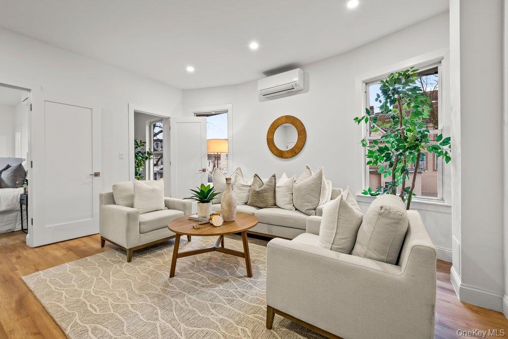 10 S 14th Avenue, Mount Vernon, NY 10550