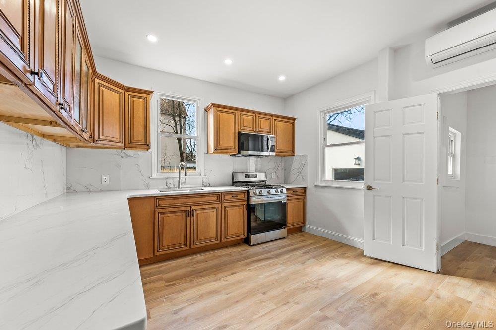 10 S 14th Avenue, Mount Vernon, NY 10550