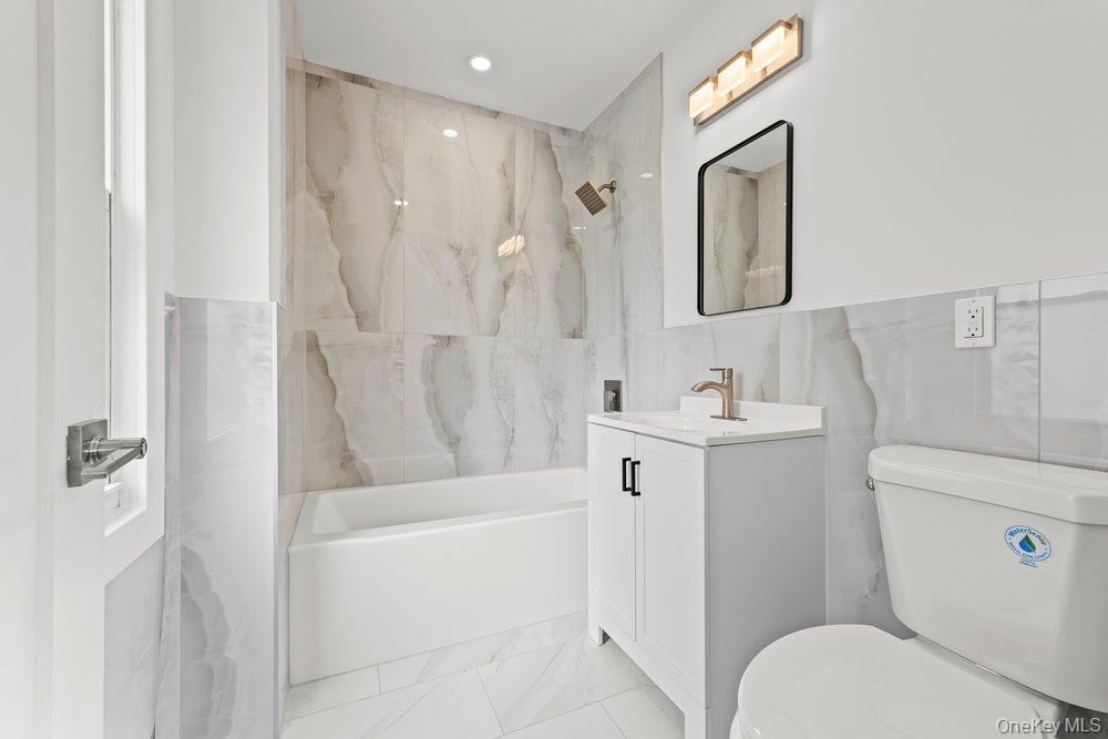 10 S 14th Avenue, Mount Vernon, NY 10550