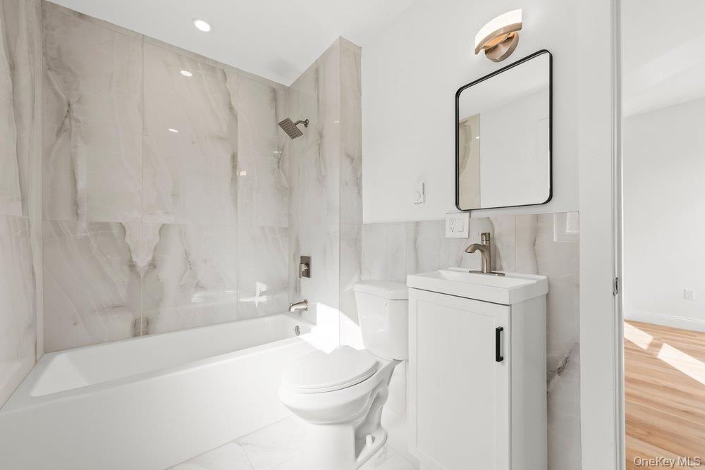 10 S 14th Avenue, Mount Vernon, NY 10550