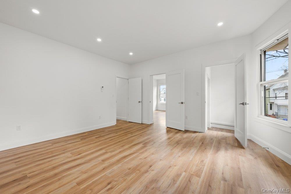 10 S 14th Avenue, Mount Vernon, NY 10550