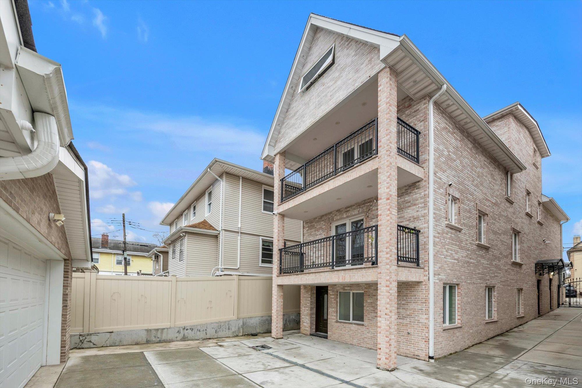 717 College Place, College Point, NY 11356