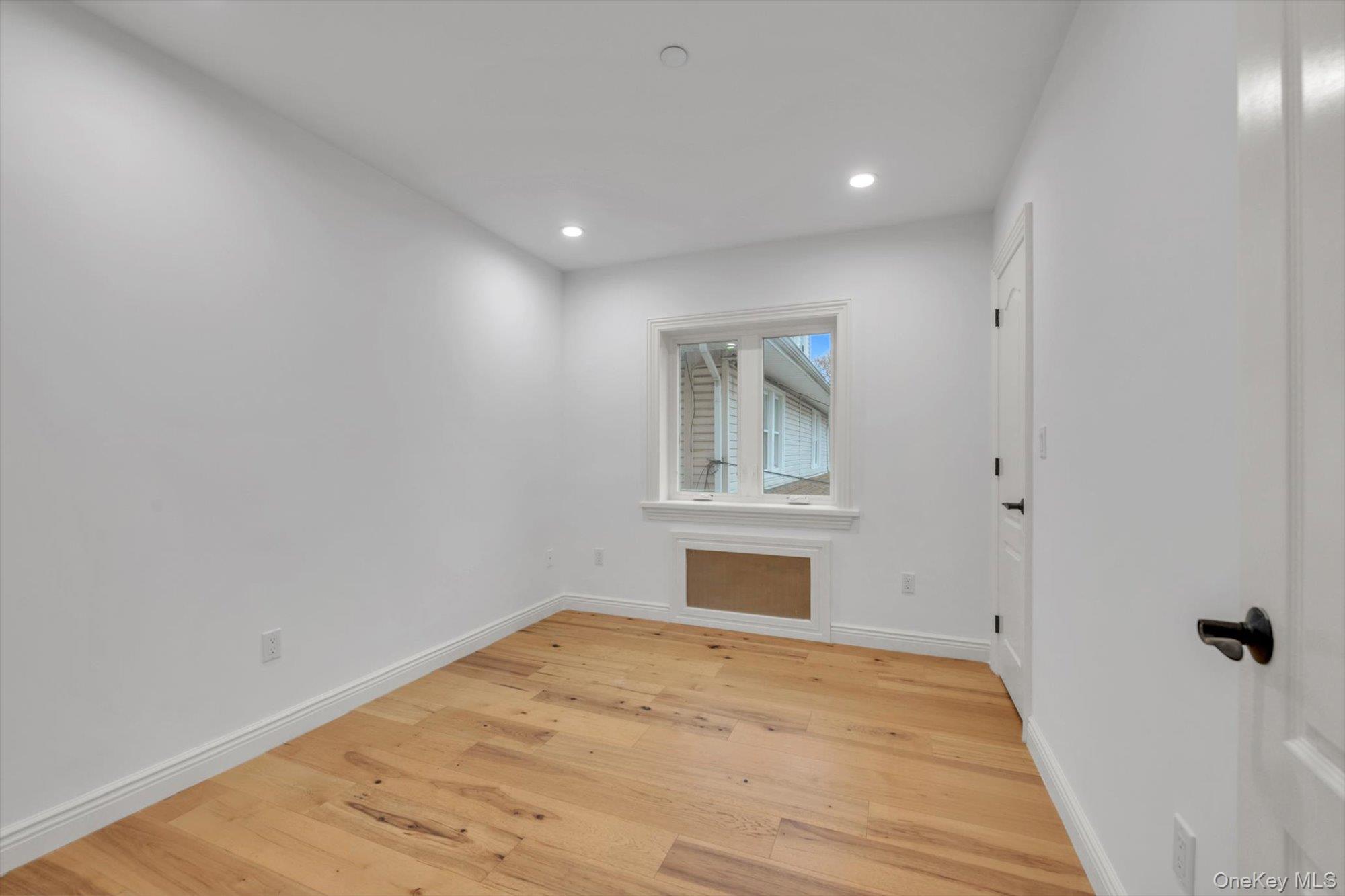 717 College Place, College Point, NY 11356