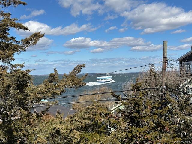 154 Doctors Walk, Cherry Grove, NY 11782