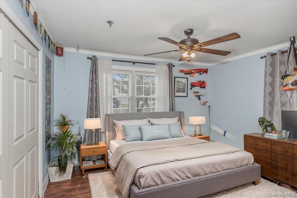 86 Oceanview Avenue, Valley Stream, NY 11581