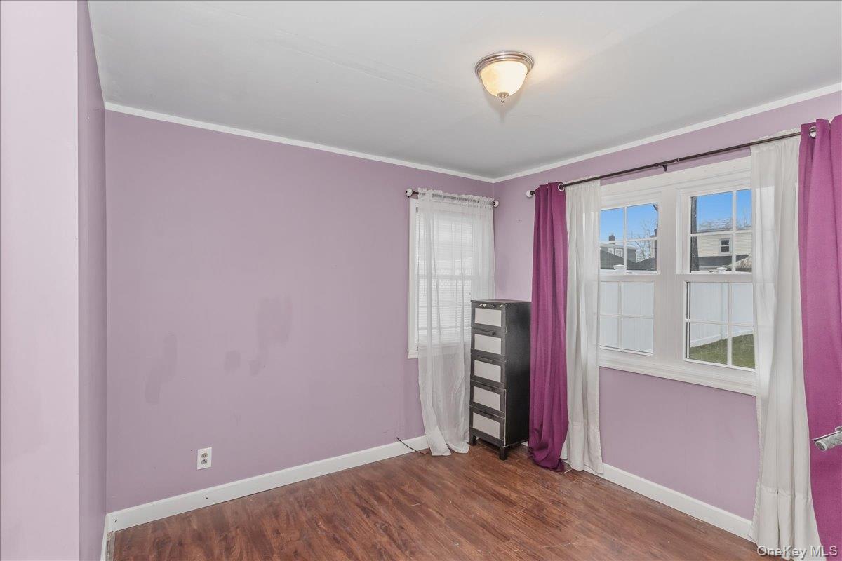 86 Oceanview Avenue, Valley Stream, NY 11581