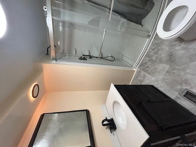 658 SOUND AVE # E-5, Calverton, NY 11933