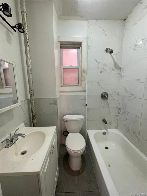 1038 E 224th Street, Bronx, NY 10466