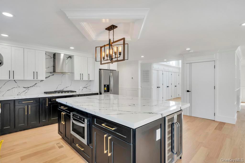 26 Fieldstone Drive, Syosset, NY 11791