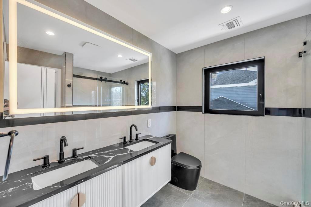 26 Fieldstone Drive, Syosset, NY 11791