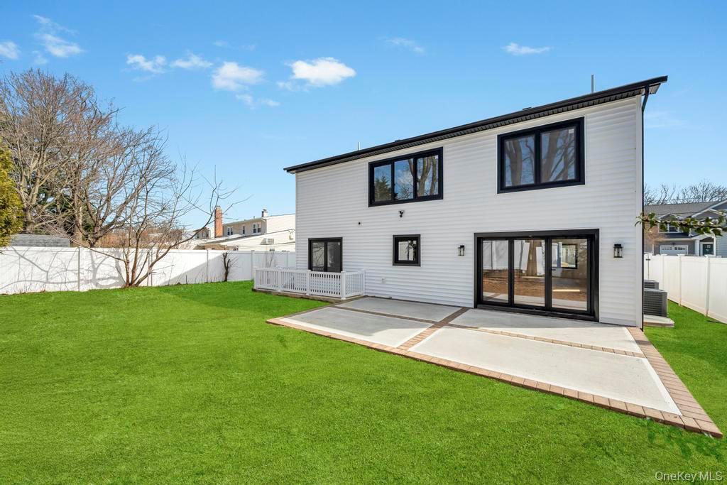 26 Fieldstone Drive, Syosset, NY 11791