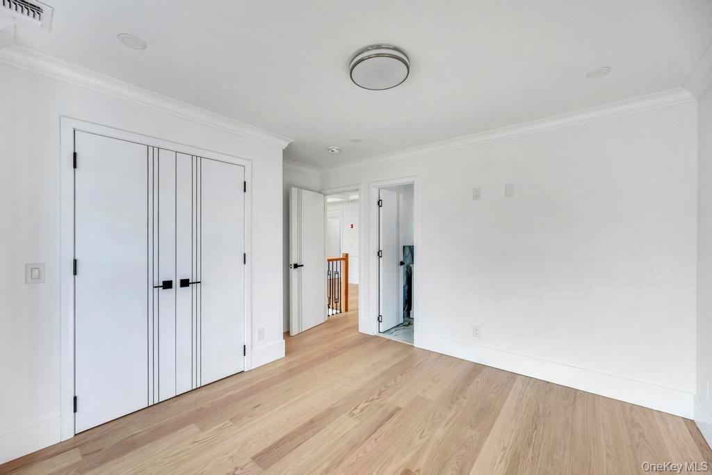 26 Fieldstone Drive, Syosset, NY 11791