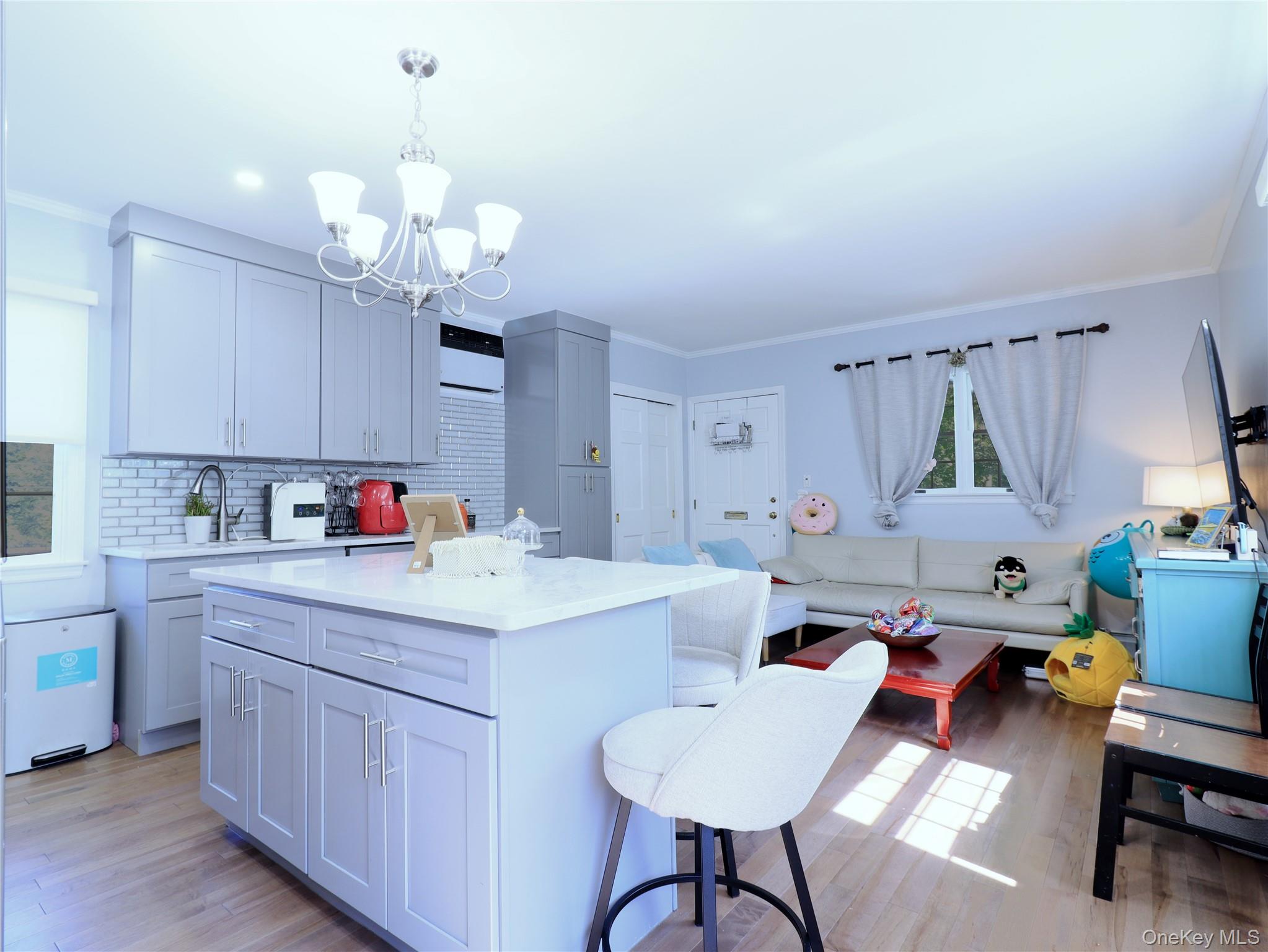 6 Morris Lane, Great Neck, NY 11024