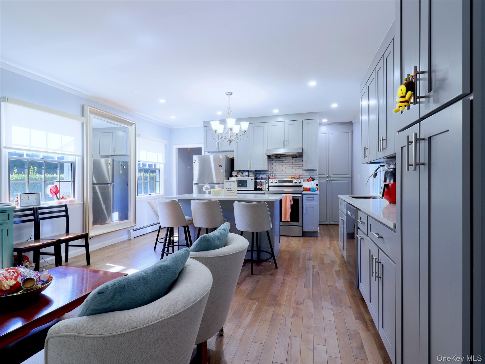 6 Morris Lane, Great Neck, NY 11024