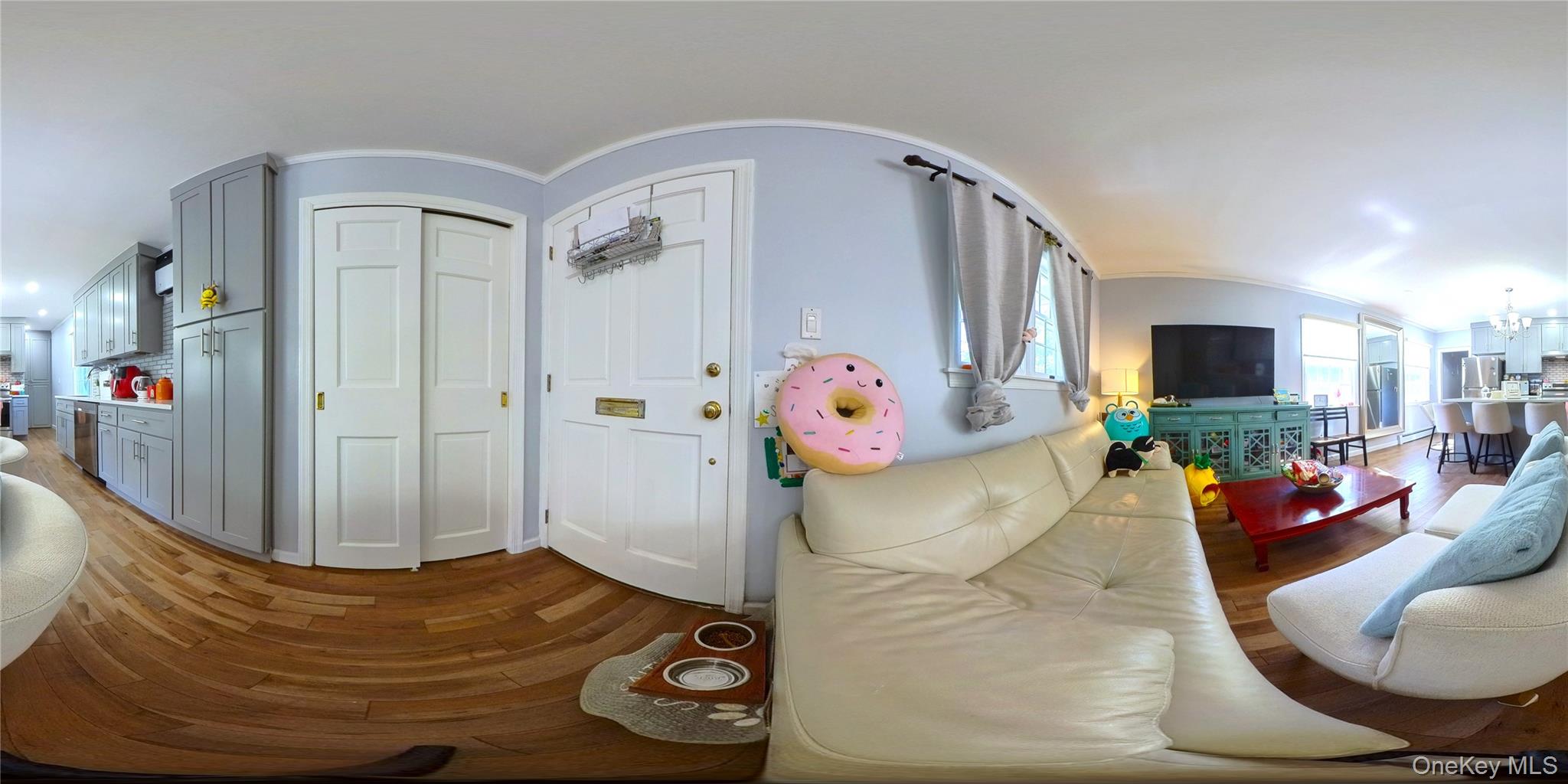 6 Morris Lane, Great Neck, NY 11024