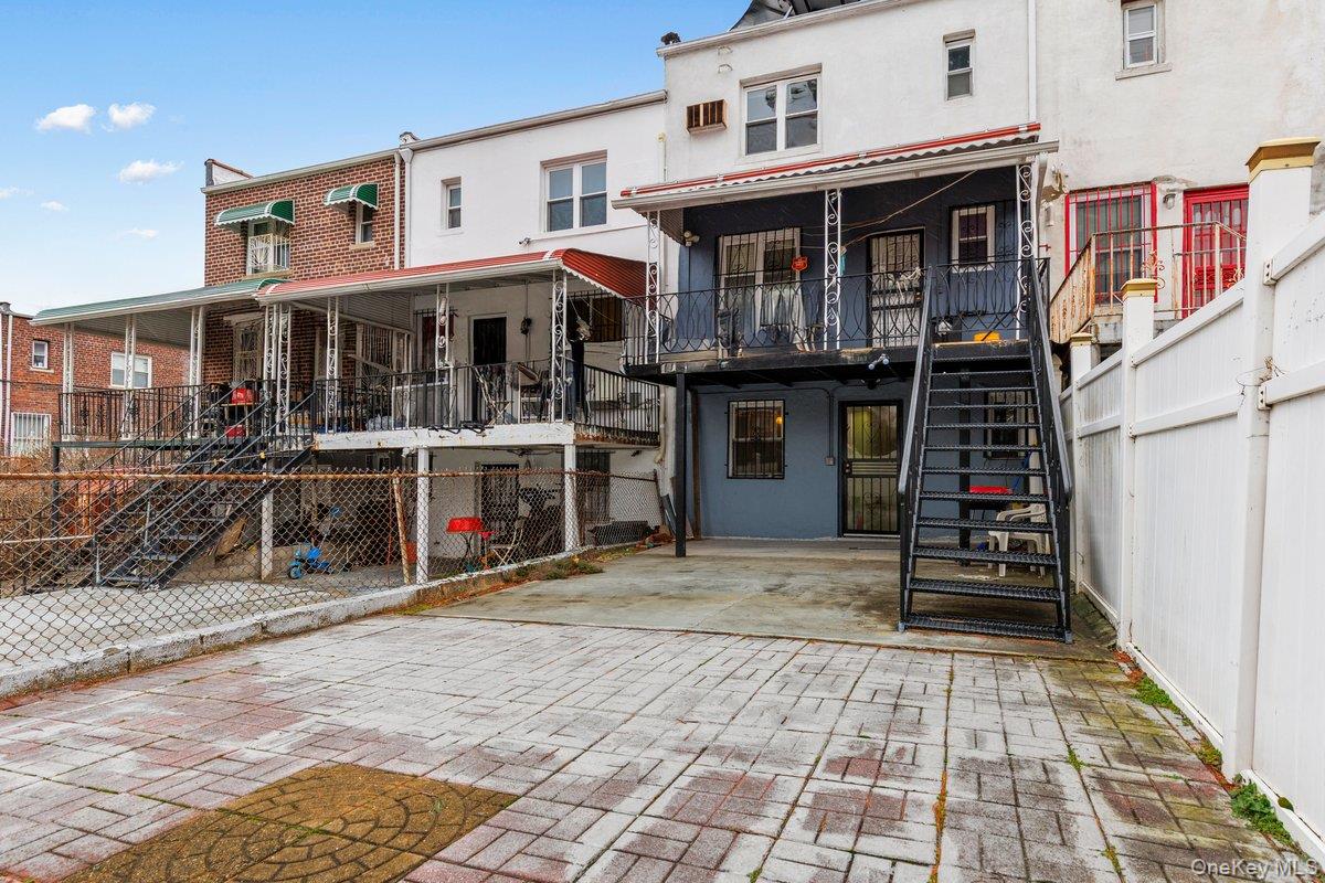 3241 Colden Avenue, Bronx, NY 10469