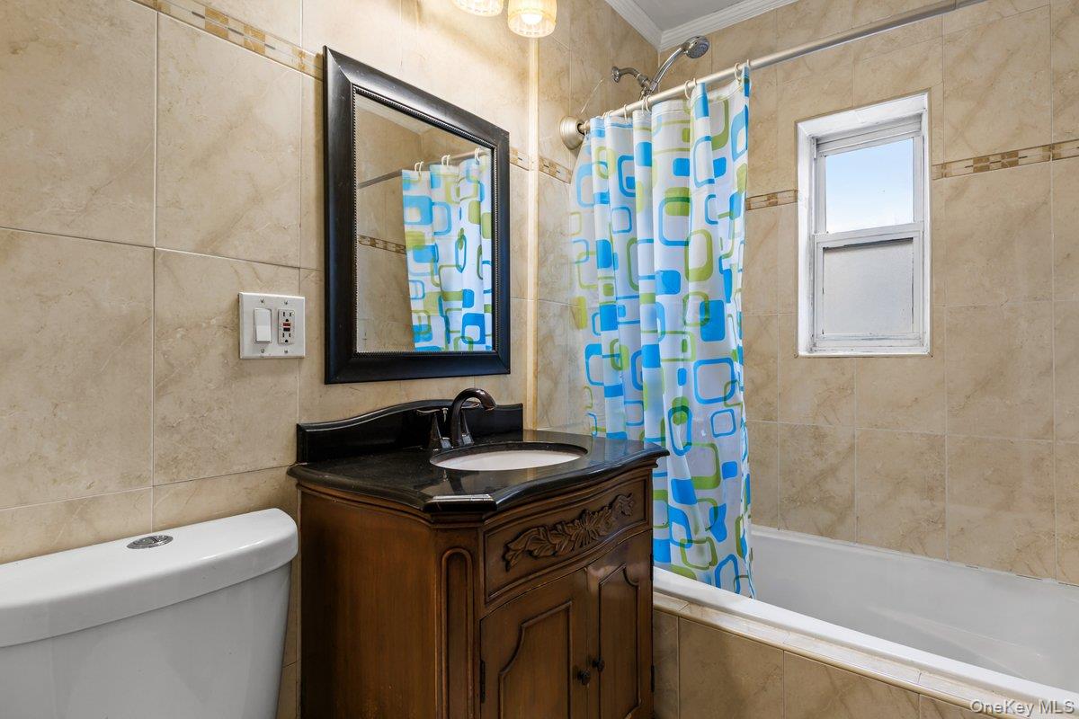 3241 Colden Avenue, Bronx, NY 10469