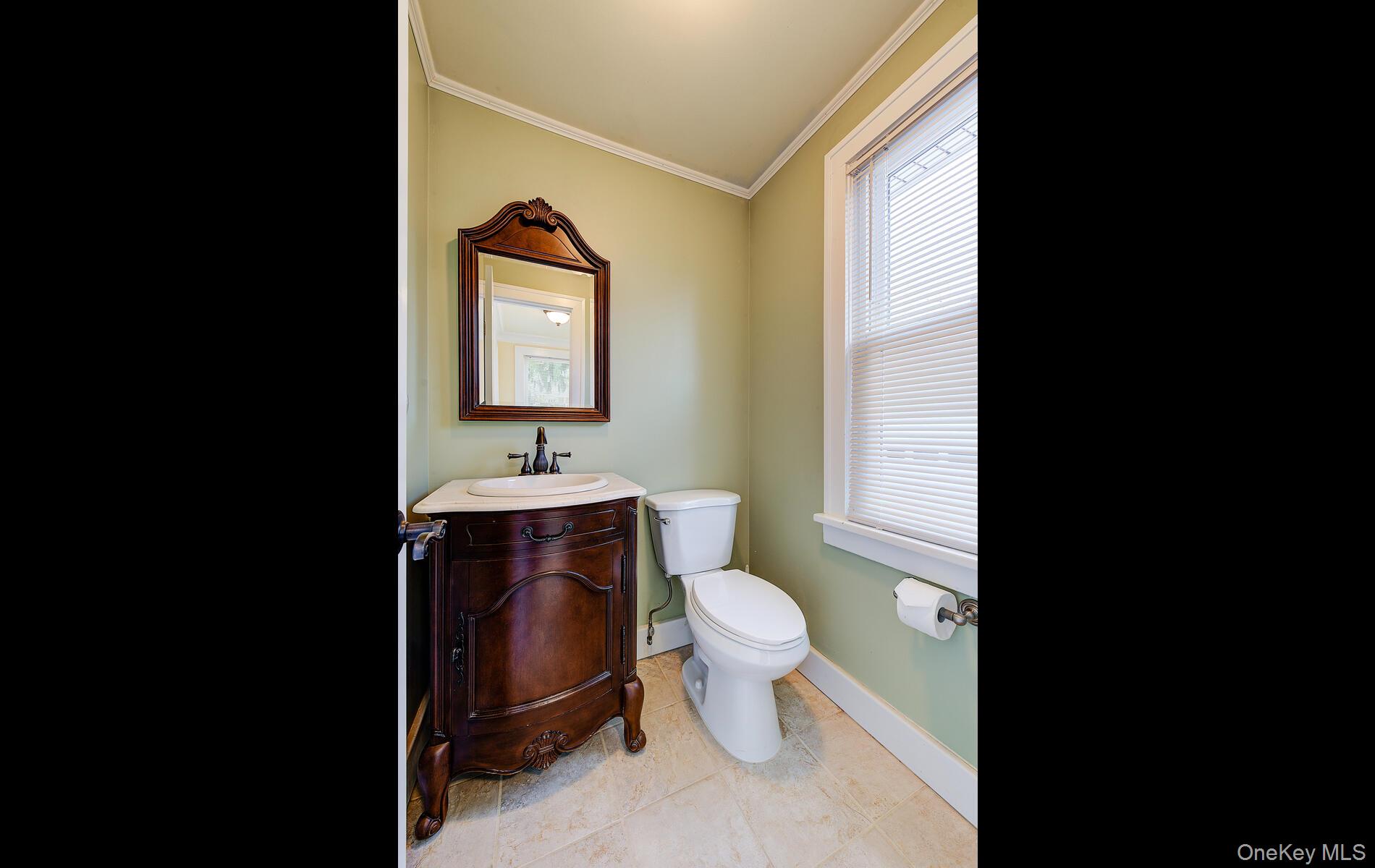 256 Nassau Road, Huntington, NY 11743