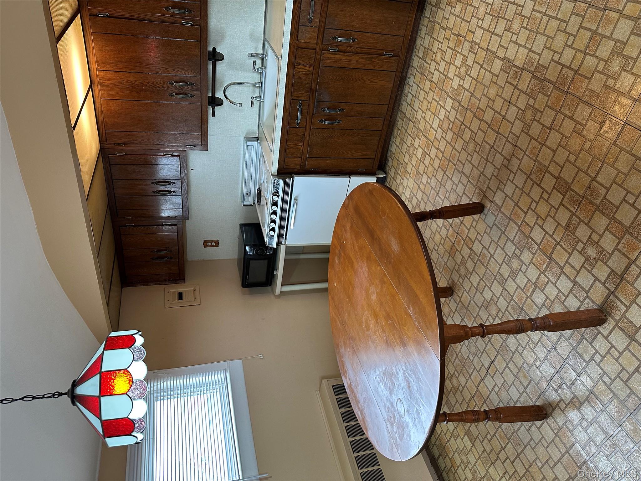 1009 Park Lane N, Franklin Square, NY 11010