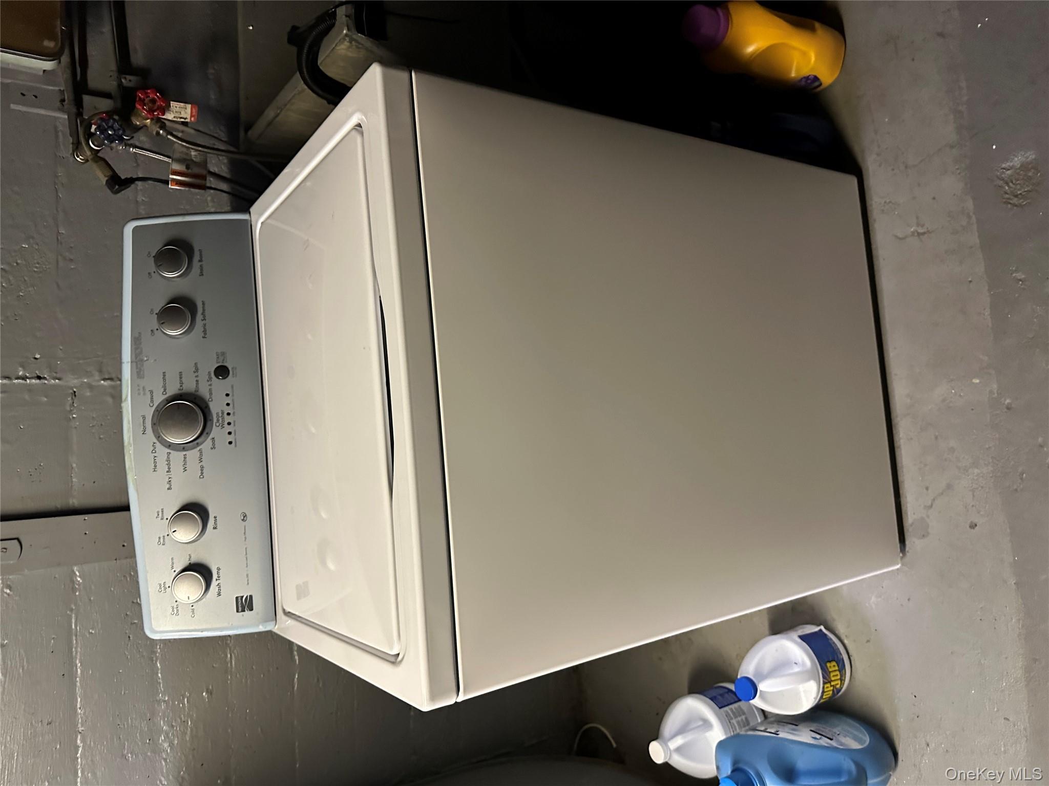 1009 Park Lane N, Franklin Square, NY 11010