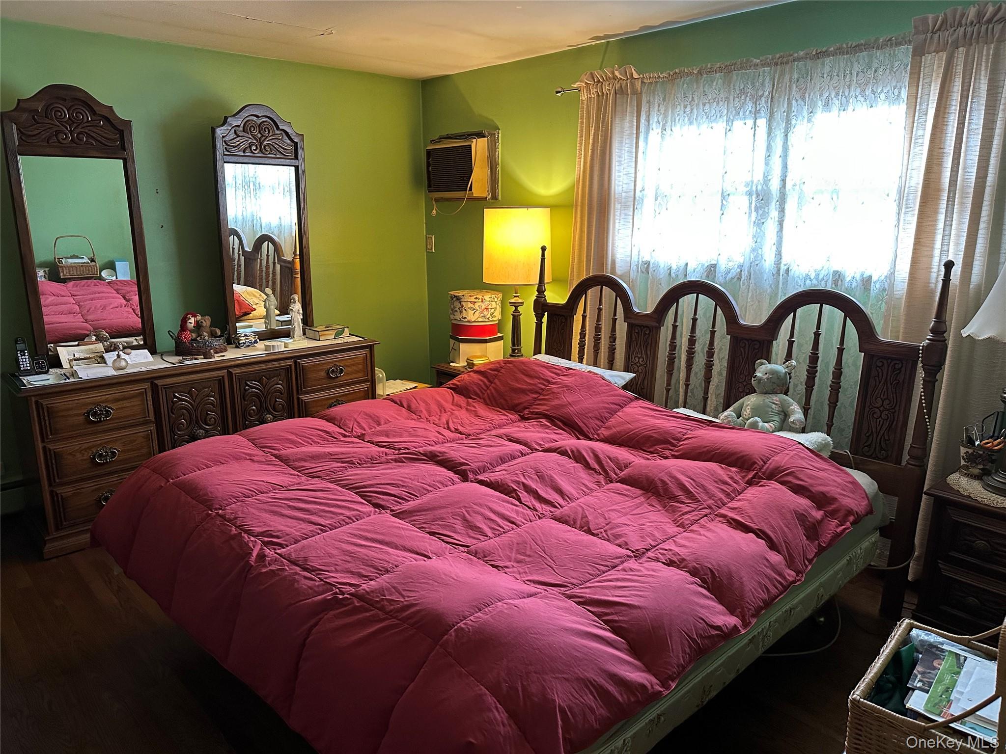 1009 Park Lane N, Franklin Square, NY 11010