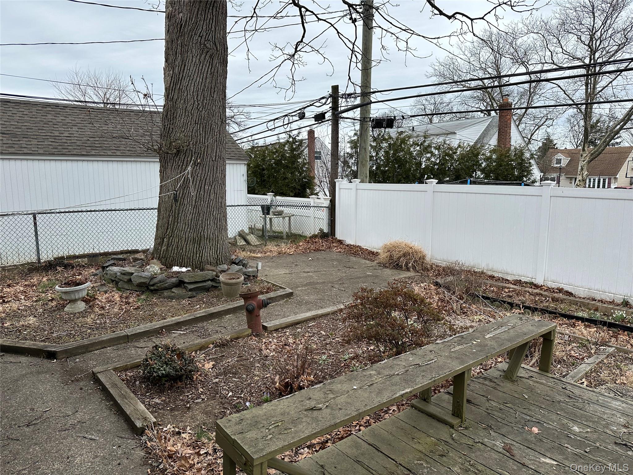 1009 Park Lane N, Franklin Square, NY 11010