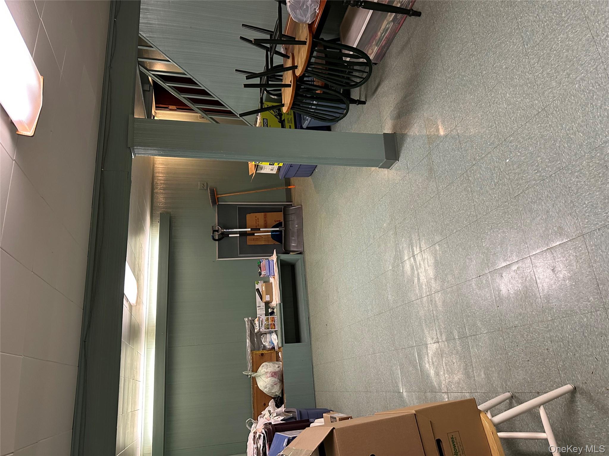 1009 Park Lane N, Franklin Square, NY 11010