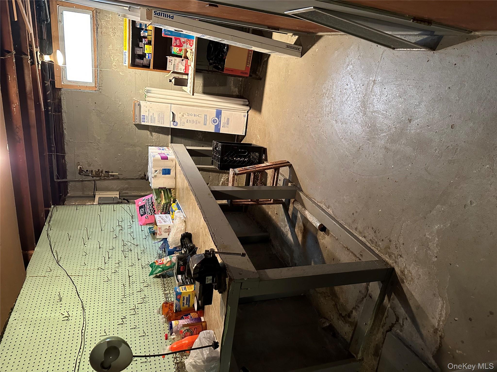 1009 Park Lane N, Franklin Square, NY 11010