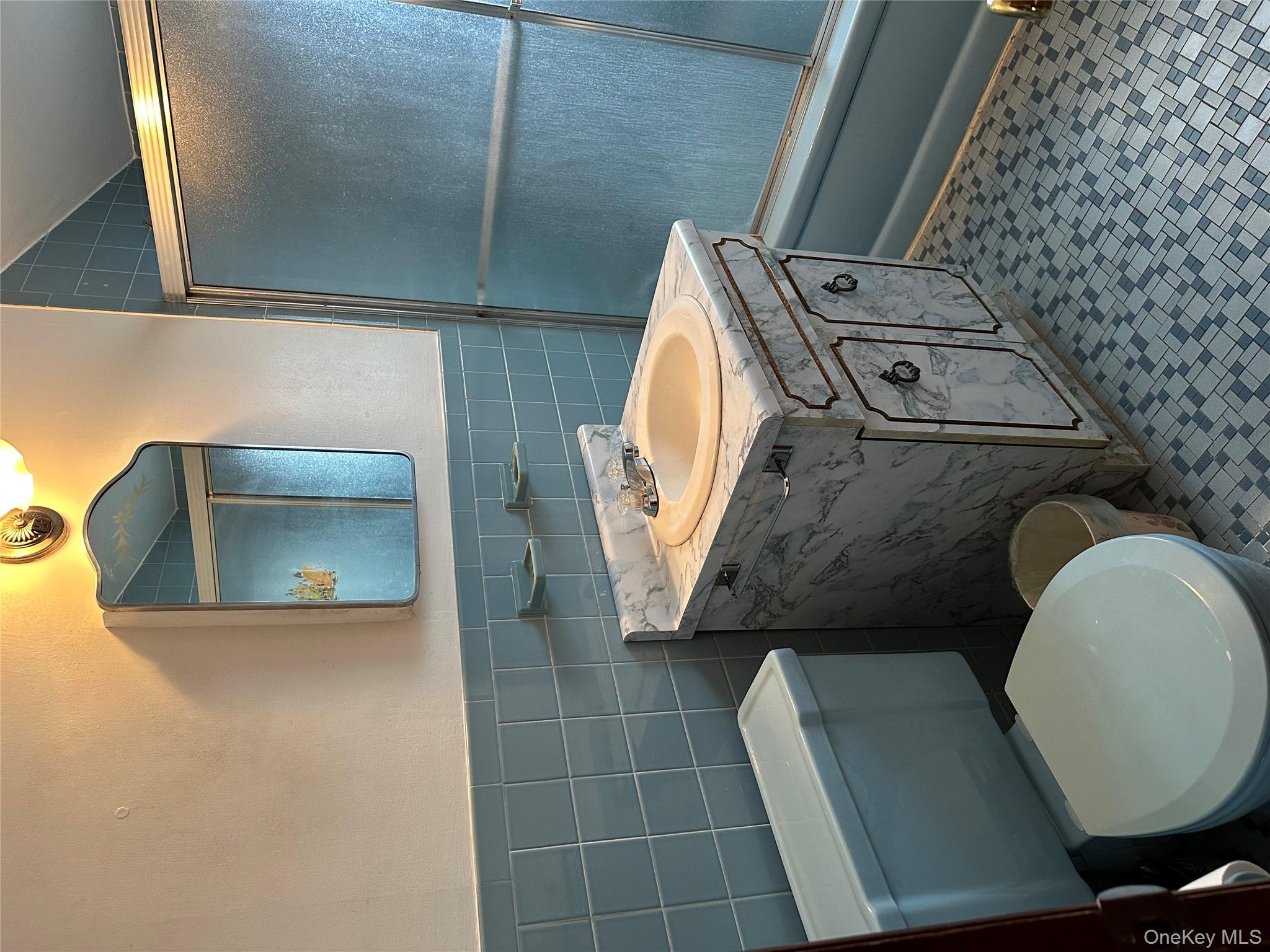 1009 Park Lane N, Franklin Square, NY 11010