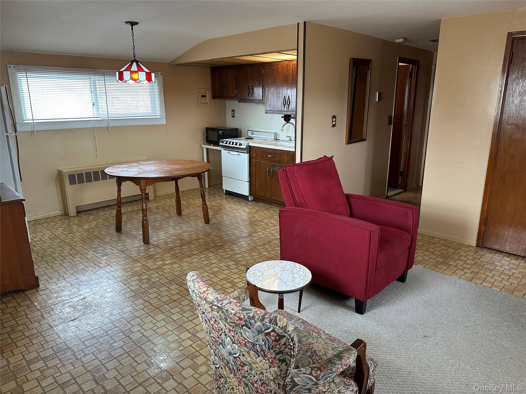 1009 Park Lane N, Franklin Square, NY 11010