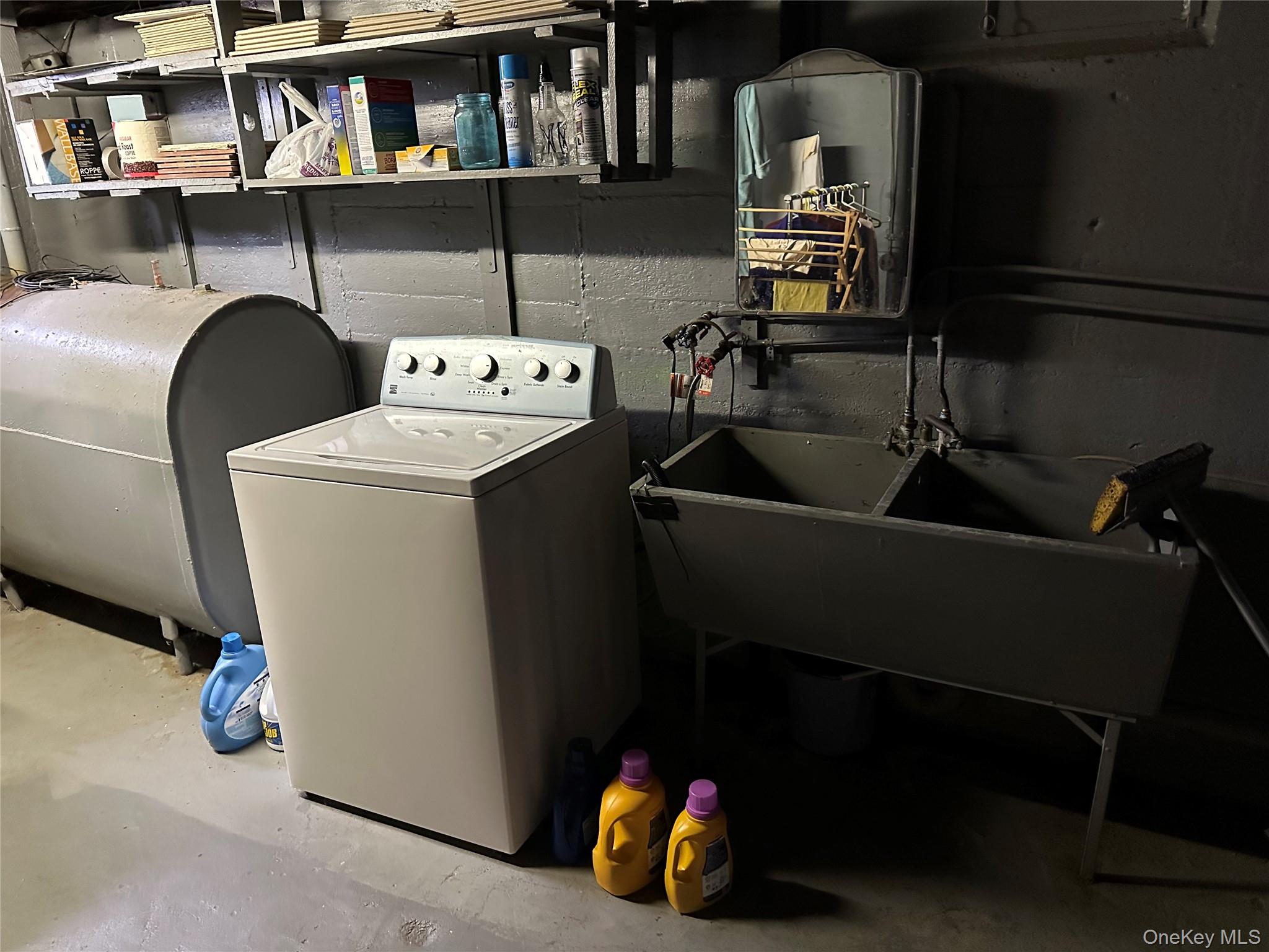 1009 Park Lane N, Franklin Square, NY 11010