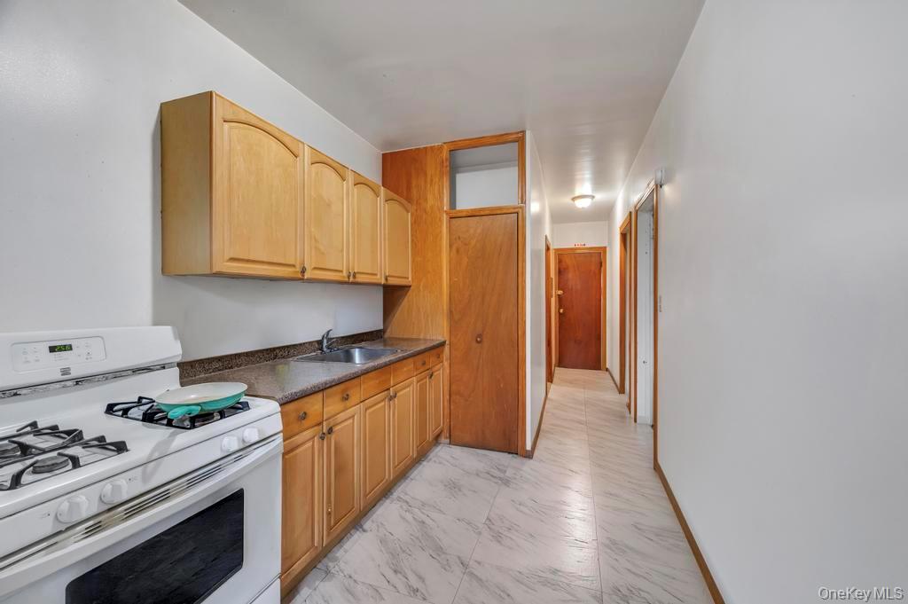 634 E 3rd Street, Brooklyn, NY 11218