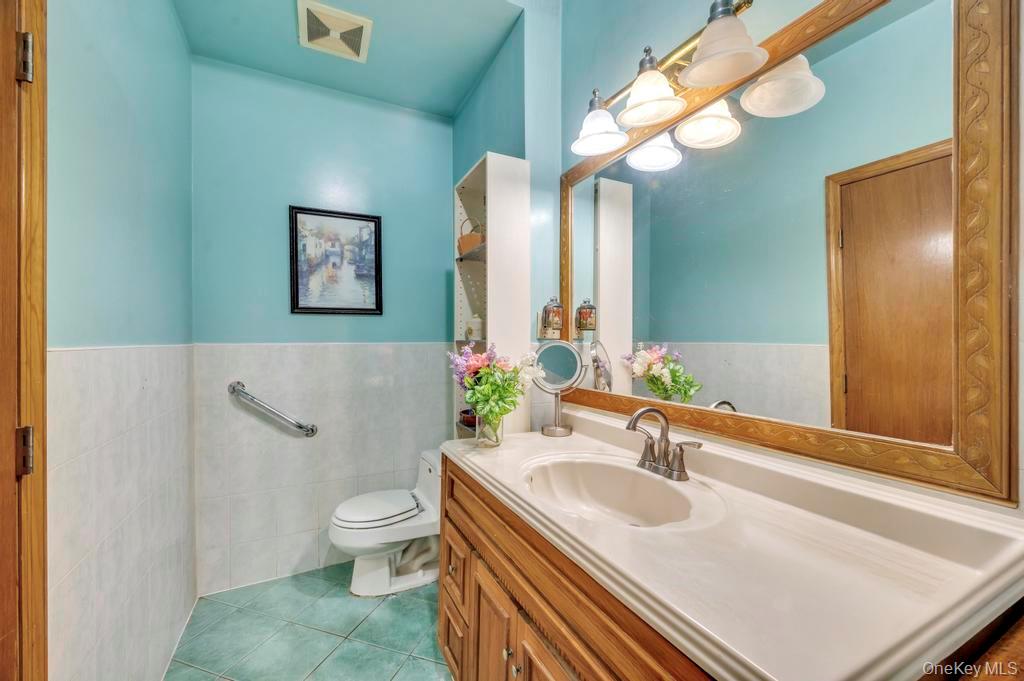 634 E 3rd Street, Brooklyn, NY 11218