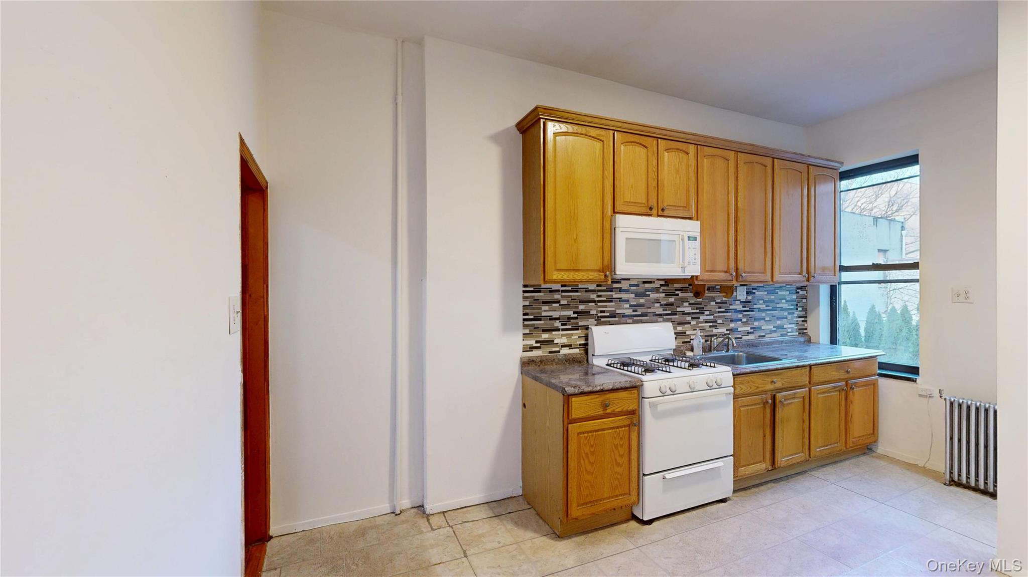 954 Manhattan Avenue, Brooklyn, NY 11222