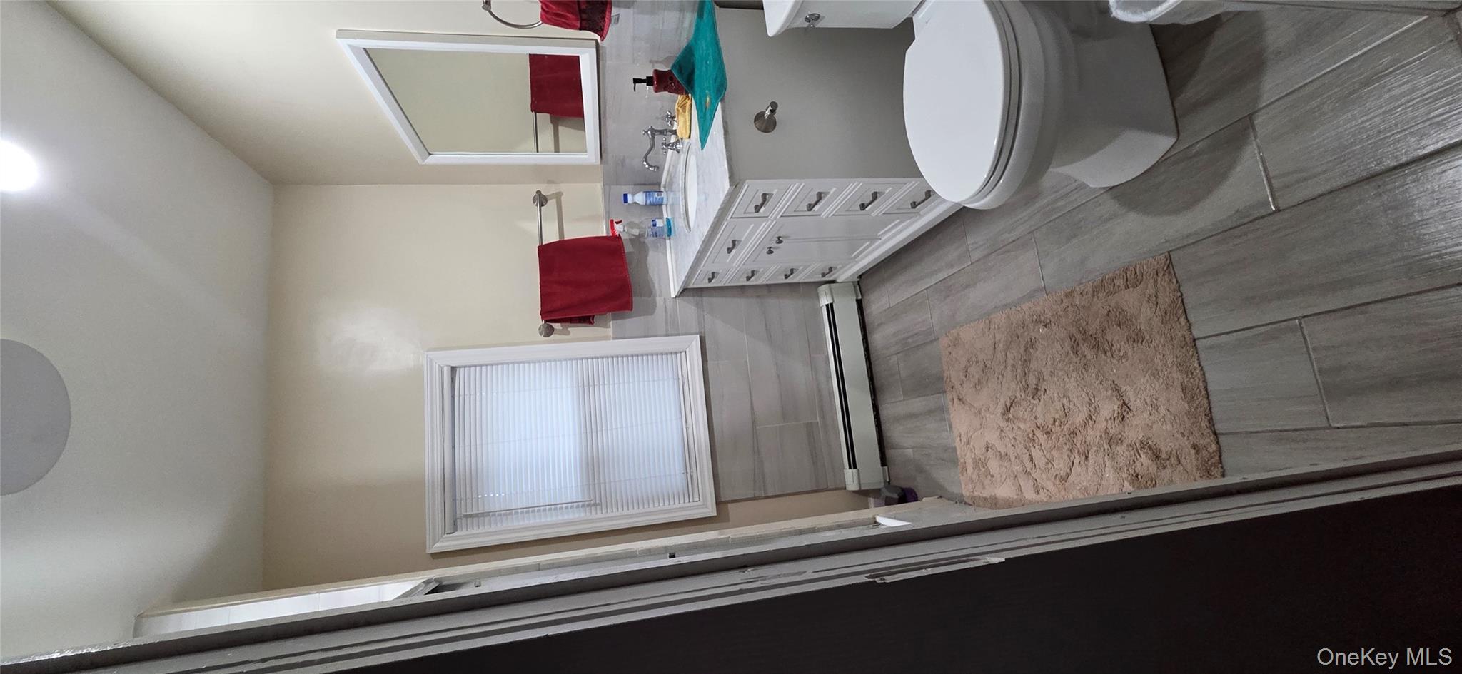 2 Sportsmans Avenue, Freeport, NY 11520