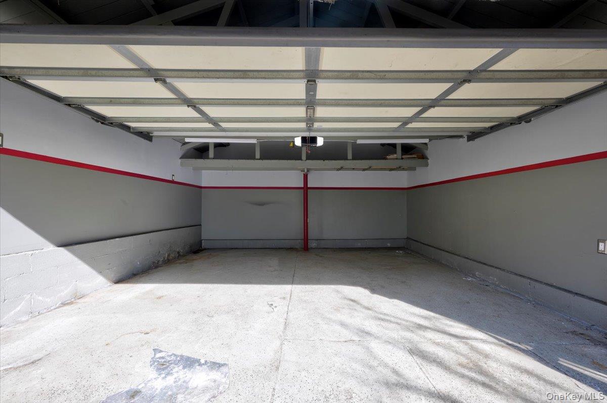 7535 60th Place, Glendale, NY 11385