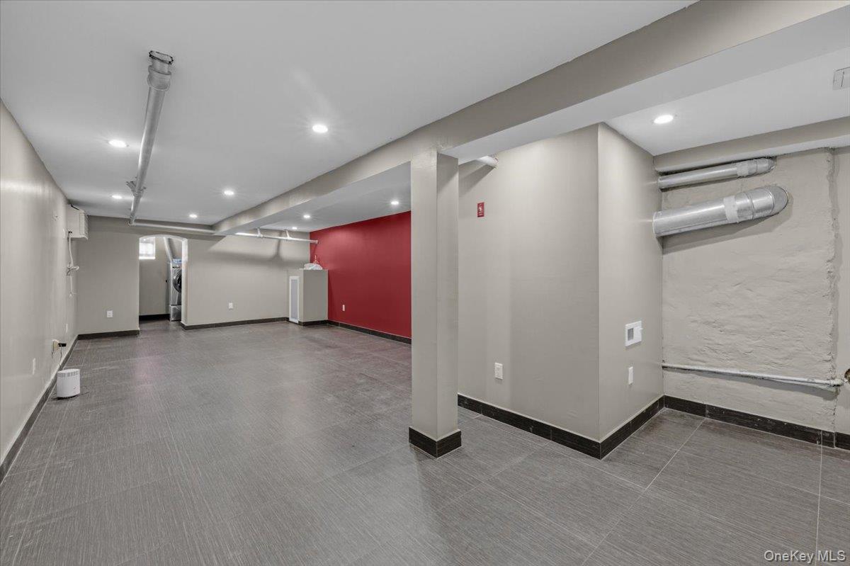 7535 60th Place, Glendale, NY 11385