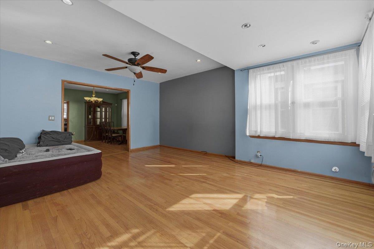 7535 60th Place, Glendale, NY 11385