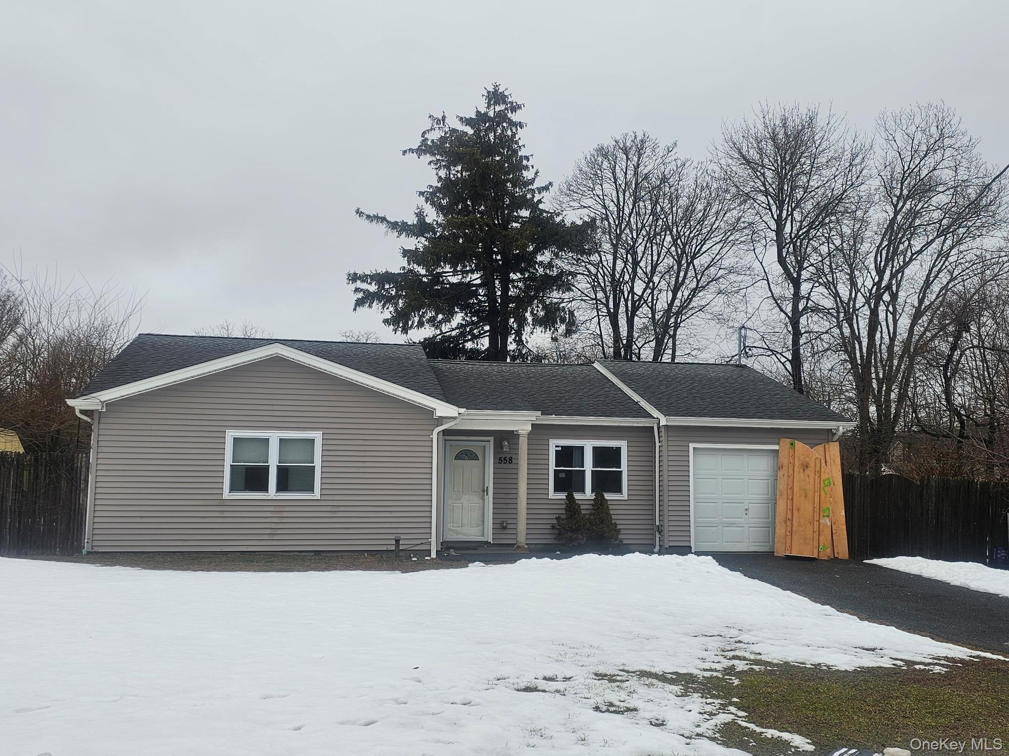 558 Meade Avenue, Bellport, NY 11713