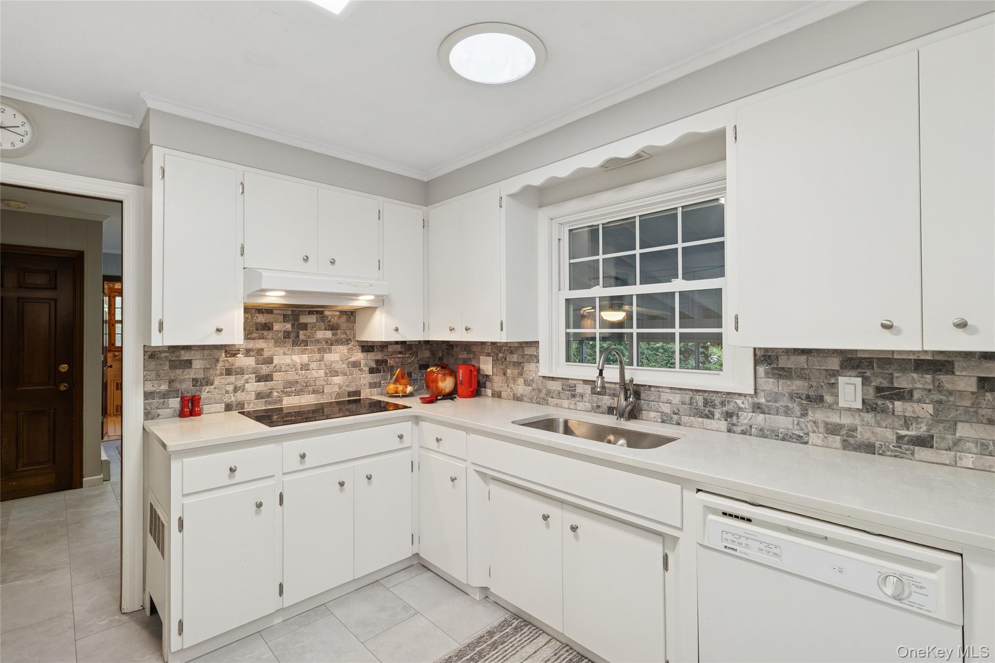 16 Primrose Lane, Aquebogue, NY 11931