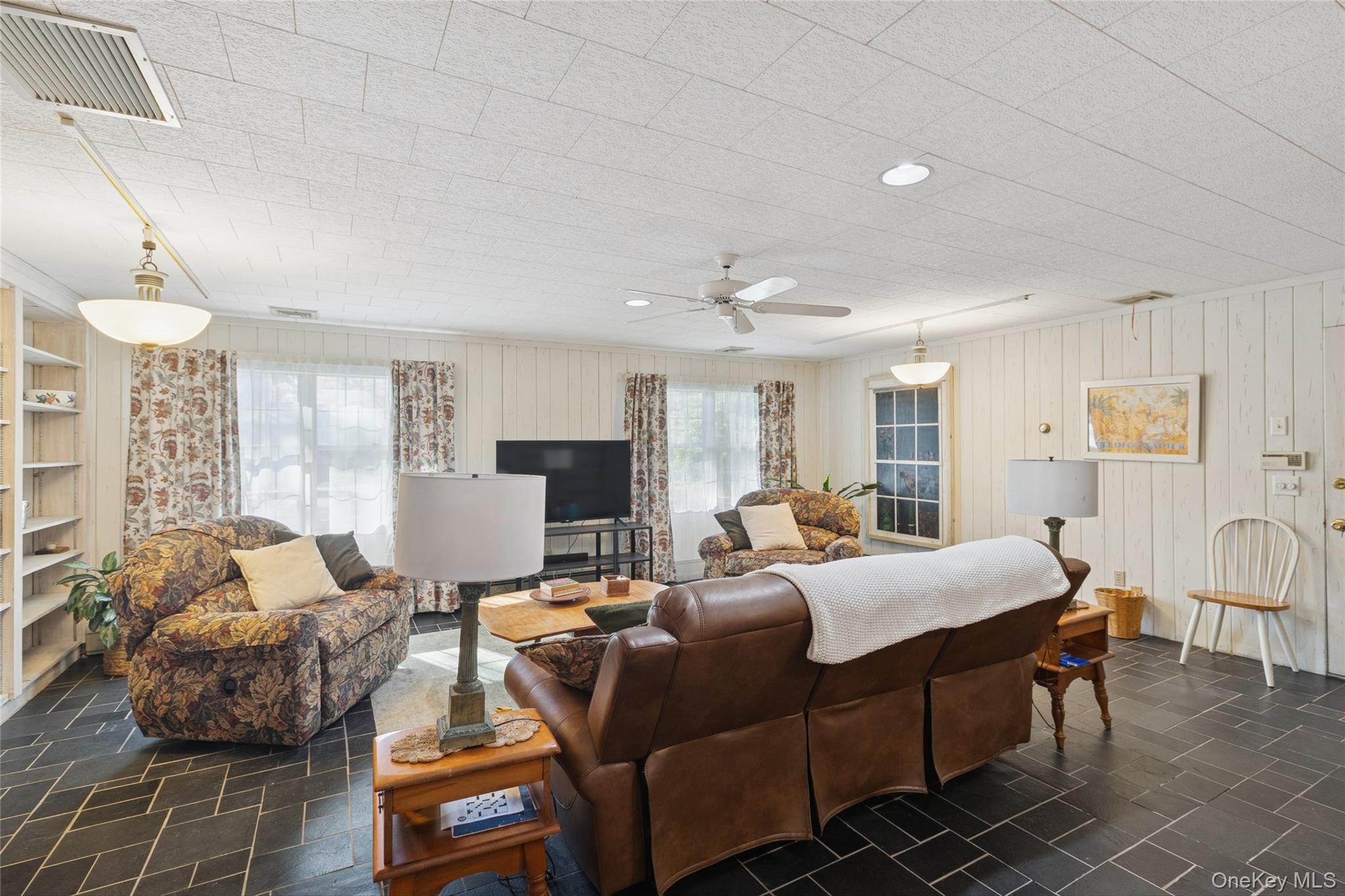 16 Primrose Lane, Aquebogue, NY 11931