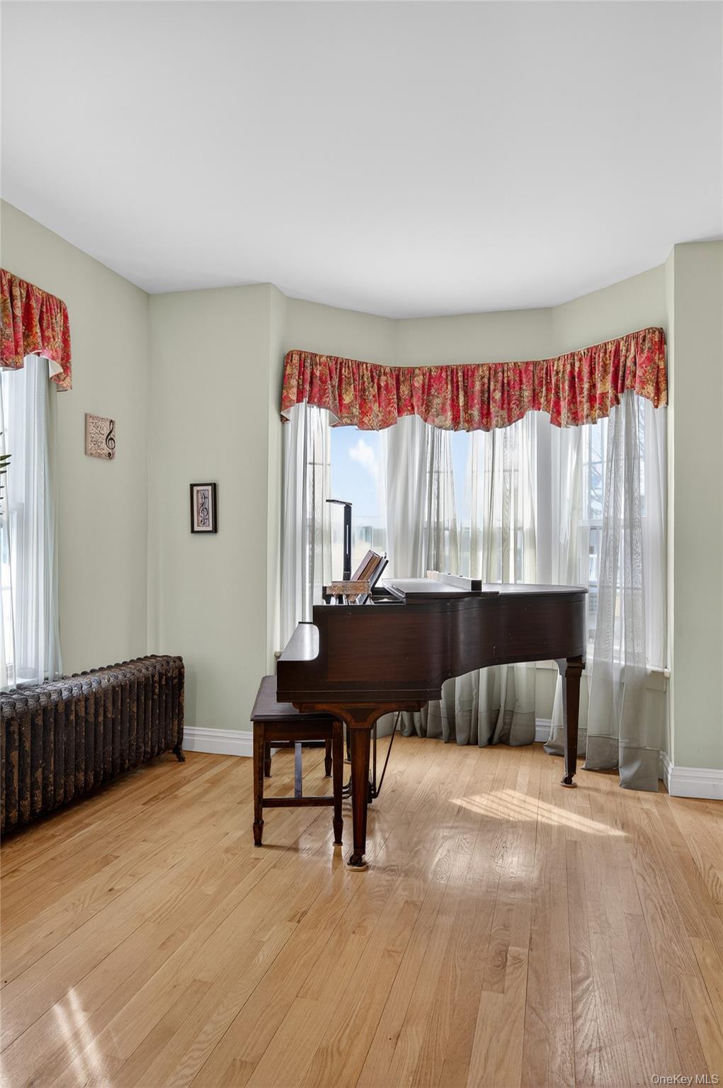 46 Monell Avenue, Islip, NY 11751