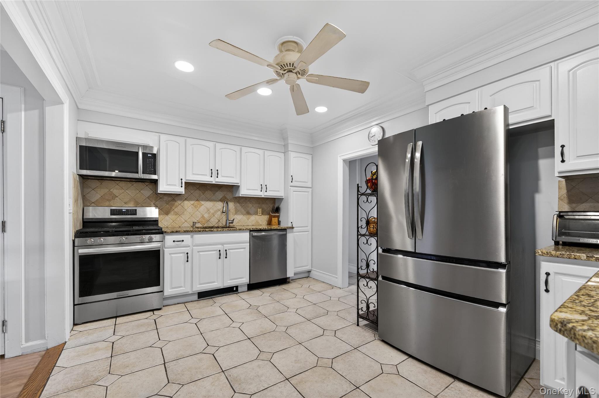 46 Monell Avenue, Islip, NY 11751