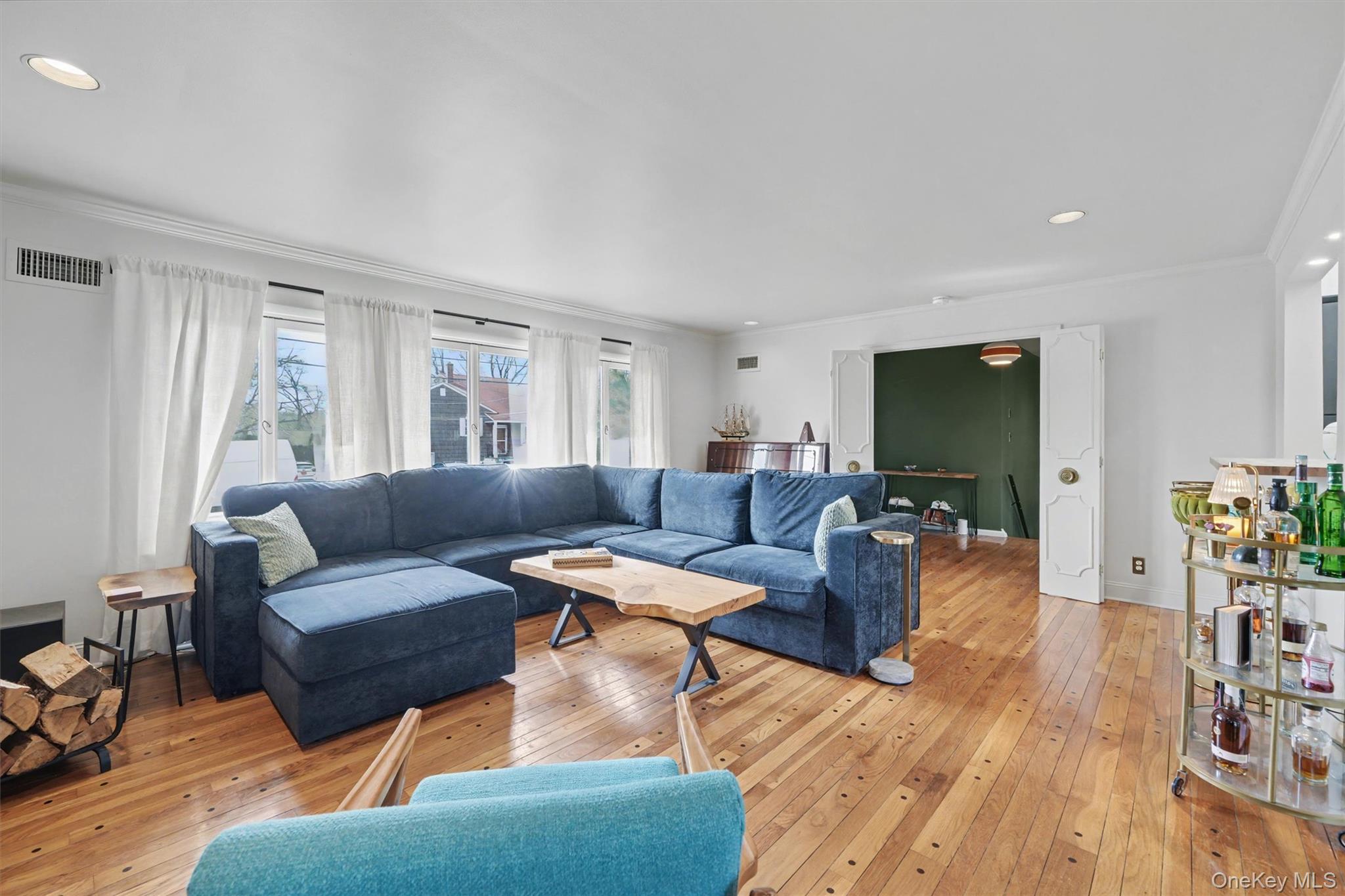 1304 Birch Hill Lane, Mamaroneck, NY 10543