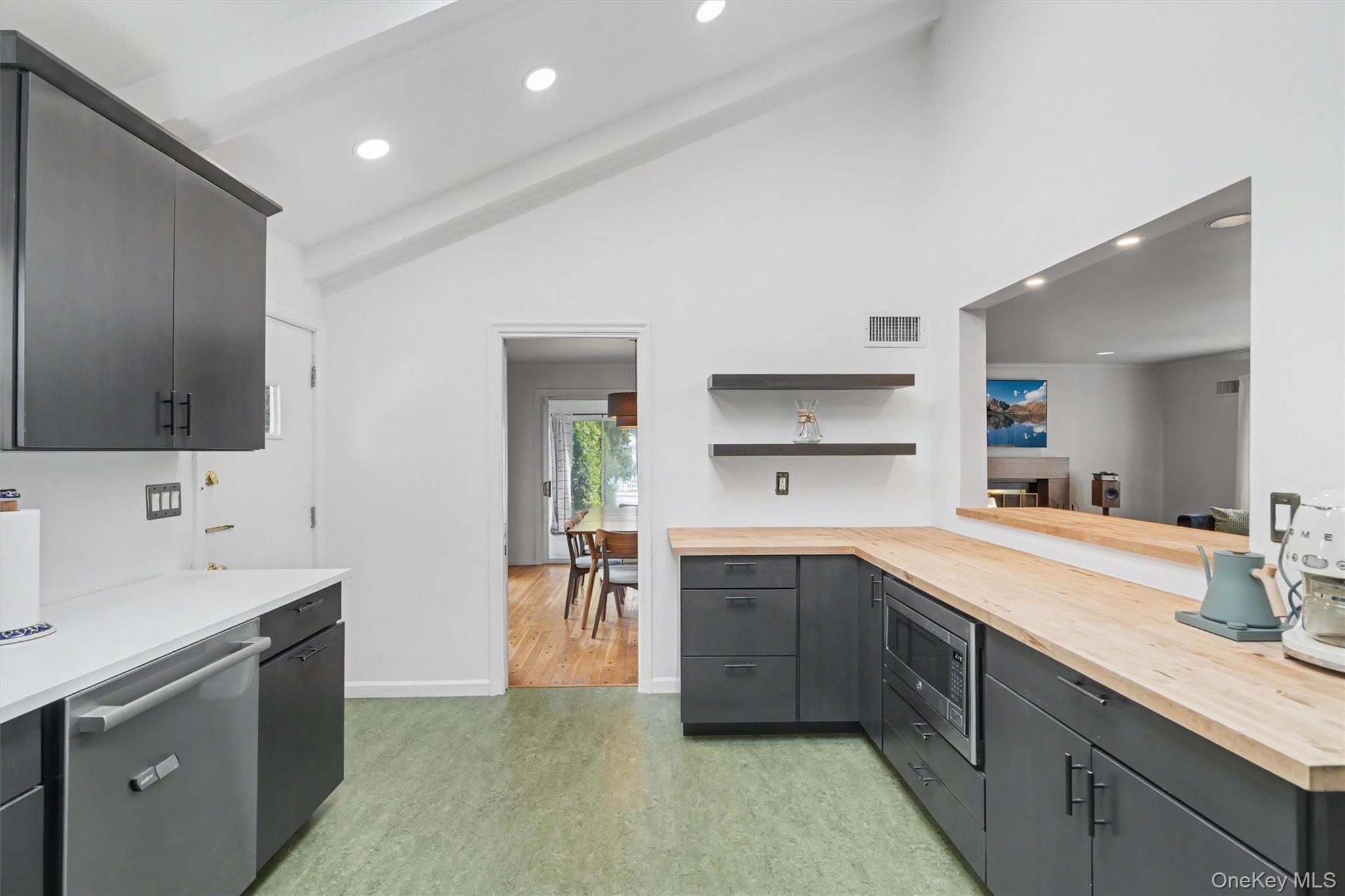 1304 Birch Hill Lane, Mamaroneck, NY 10543