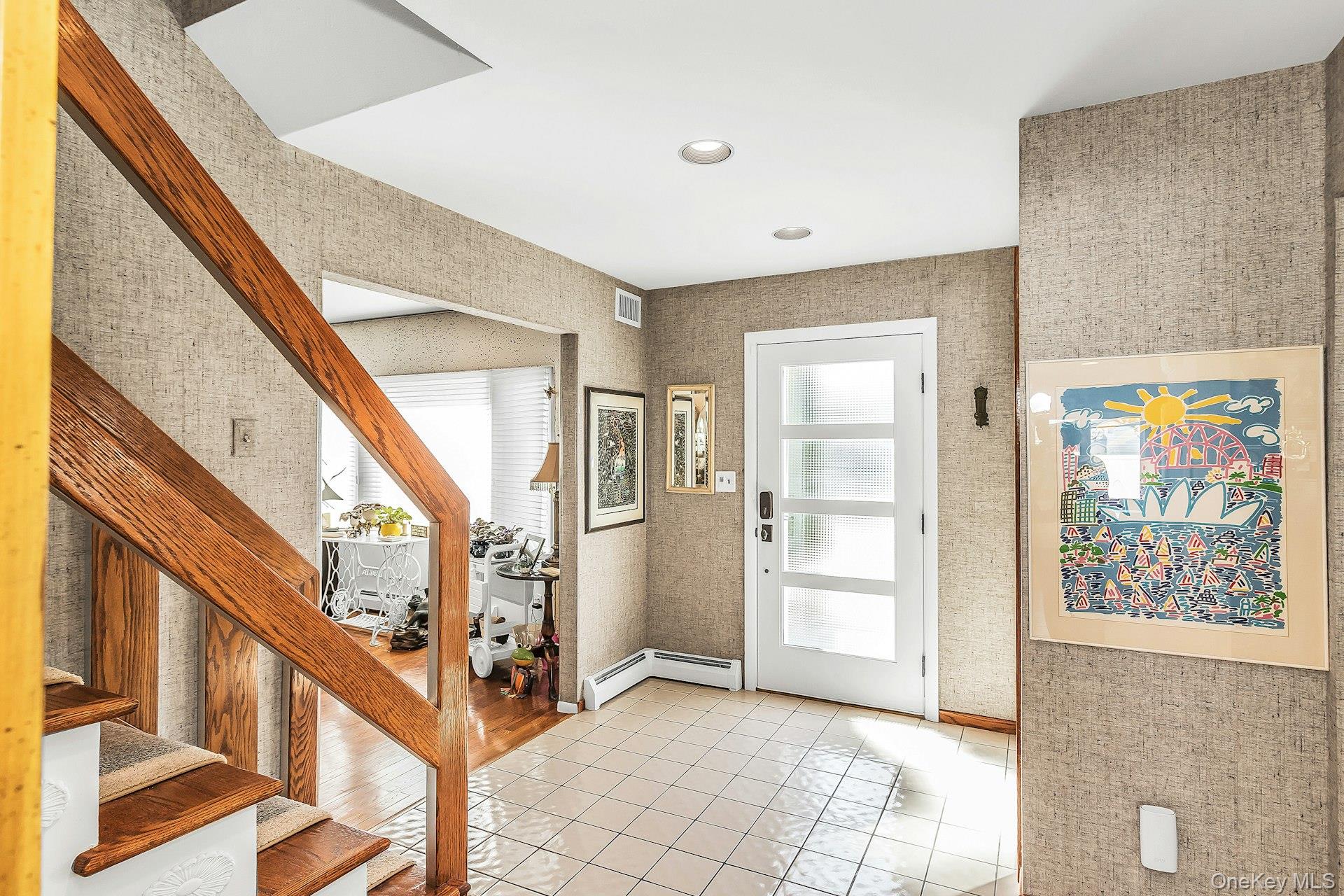 5 Jan Lane, Woodbury, NY 11797